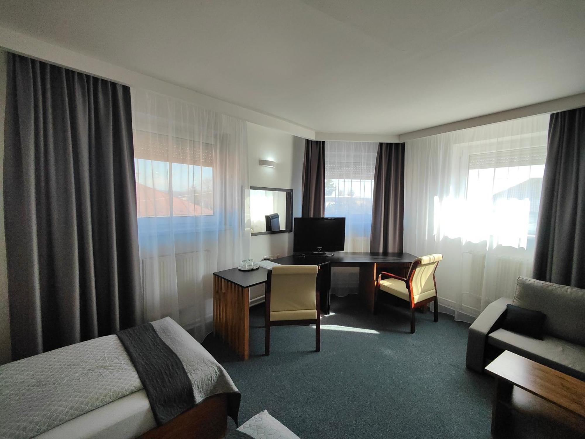 Hotel P7 Lučenec المظهر الخارجي الصورة