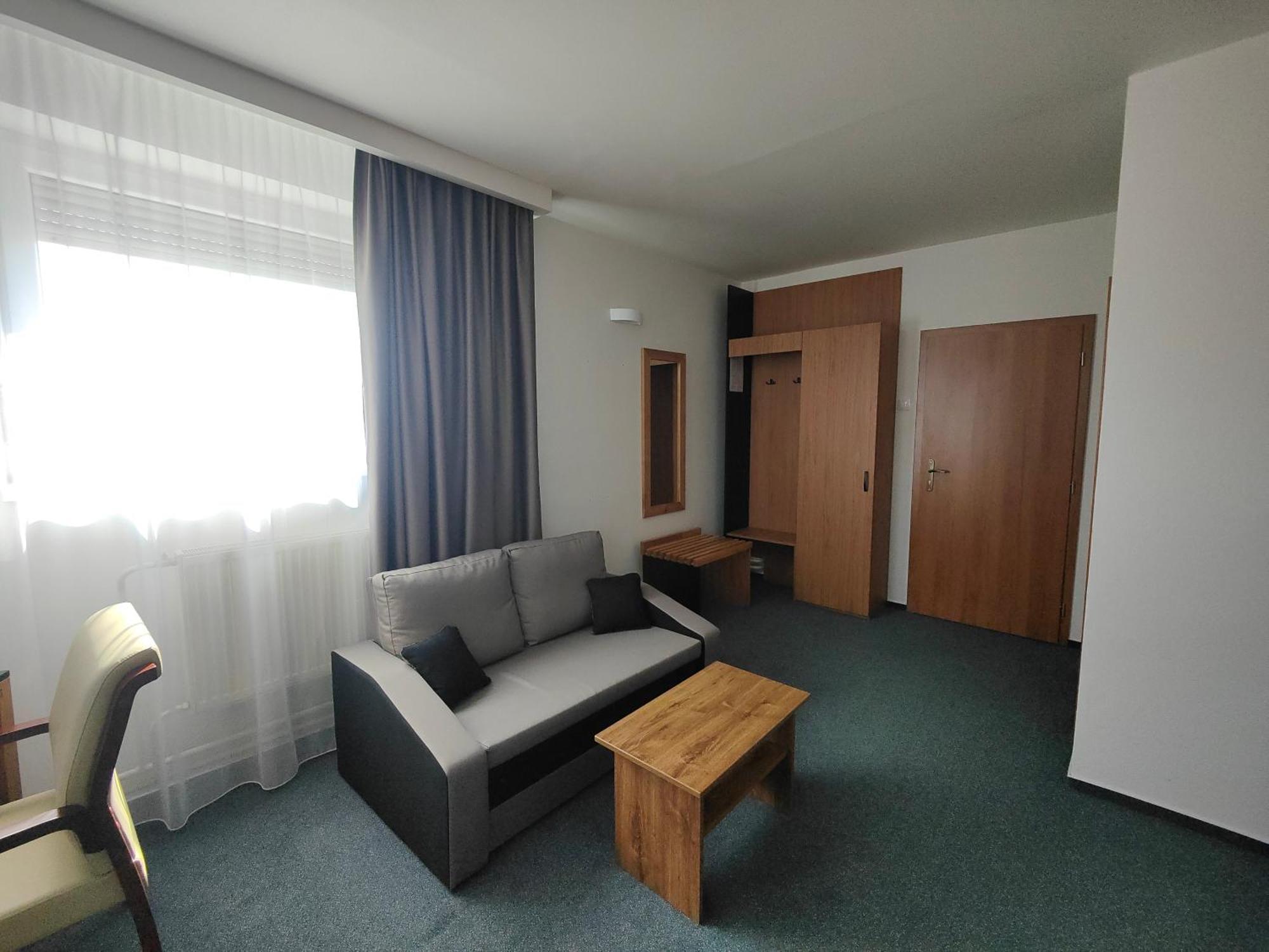 Hotel P7 Lučenec المظهر الخارجي الصورة
