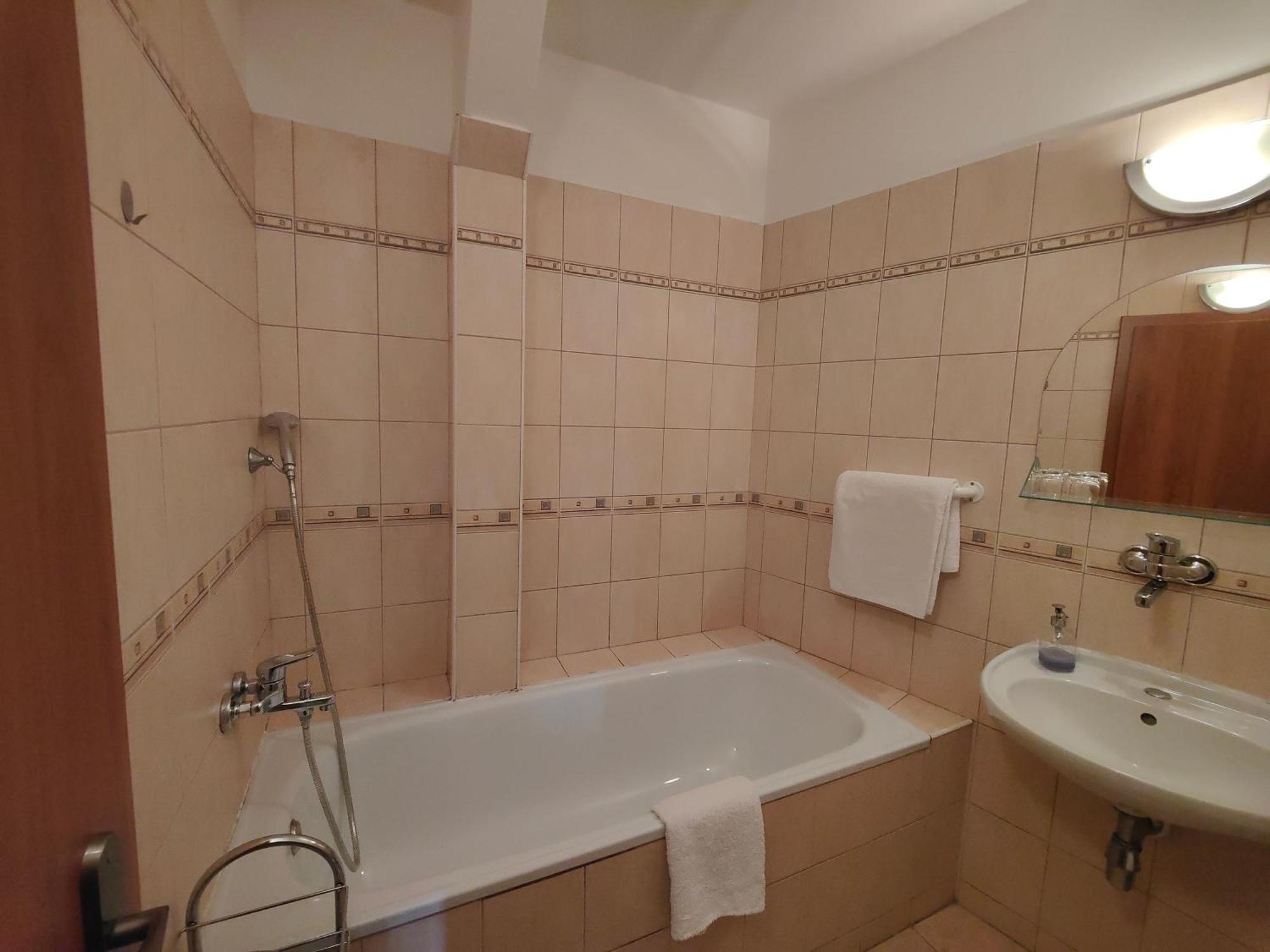 Hotel P7 Lučenec المظهر الخارجي الصورة
